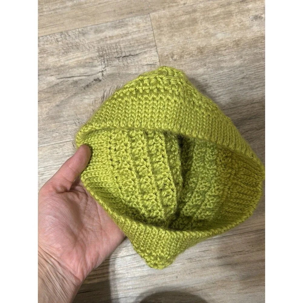 New Hand Crocheted Waffle Green Acrylic Faux Fur Pom Pom Beanie Hat Women